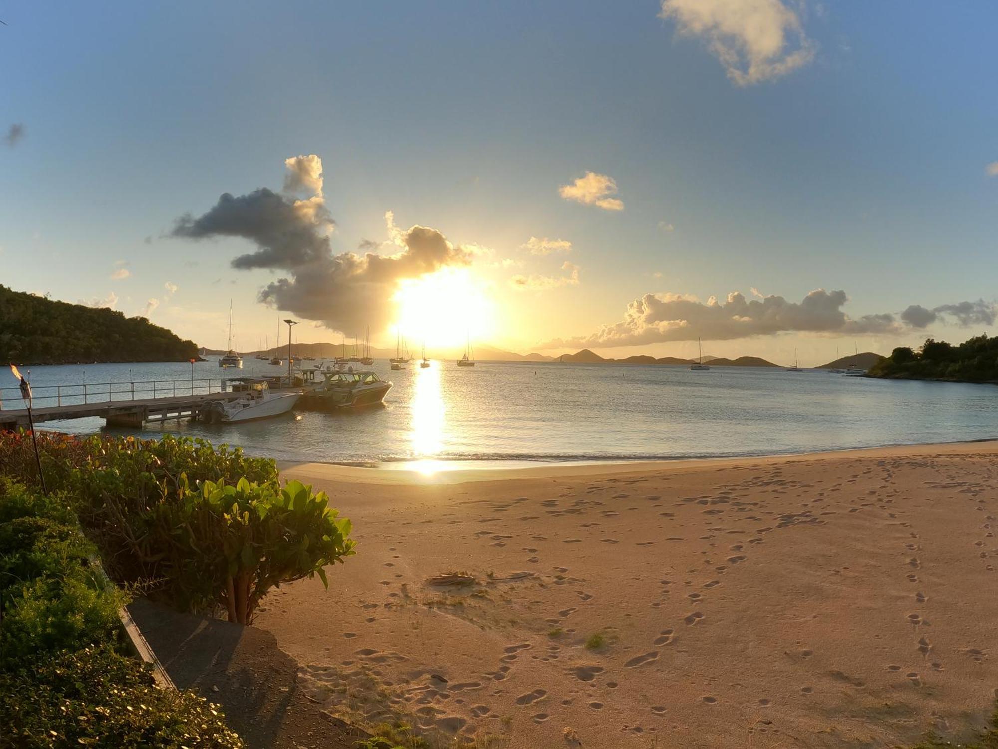 Fantastic Penthouse At Sunset Serenade Suites Cruz Bay Exterior photo